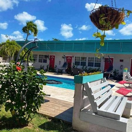 Georges Royal Inn Frederiksted Esterno foto